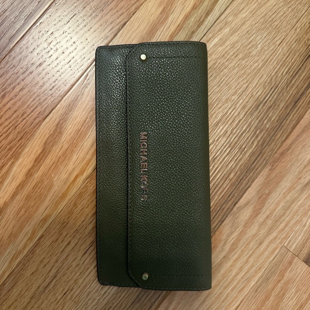 Michael Kors Olive Textured Wallet